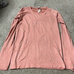 Women's Lilulemon shirt 8